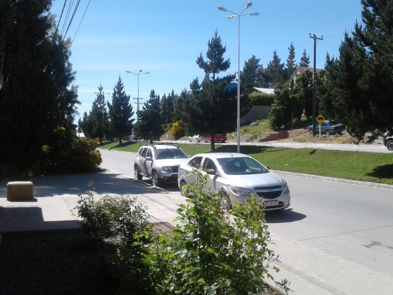 Salamandra Apartamentos El Calafate Exterior photo